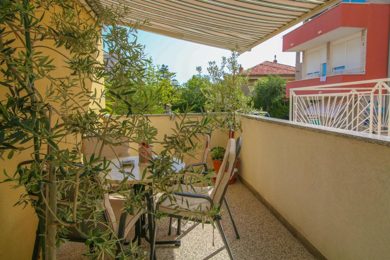 Sunshine Lägenhet Makarska Exteriör bild
